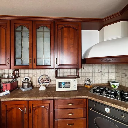 David - Larihome A82 Apartment Stazzona